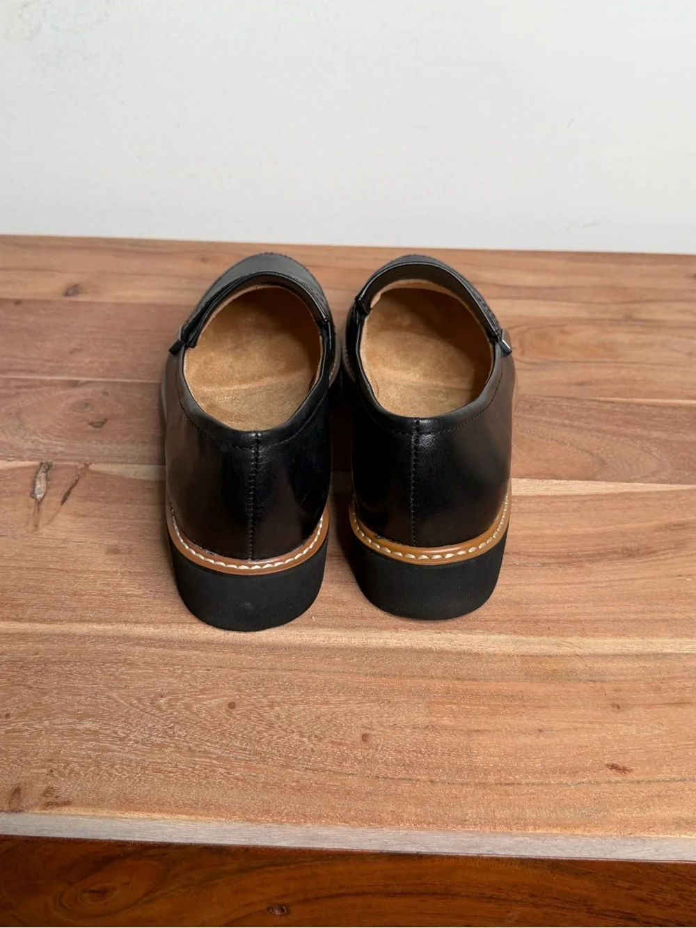 Naturalizer Black Leather Loafers for Women